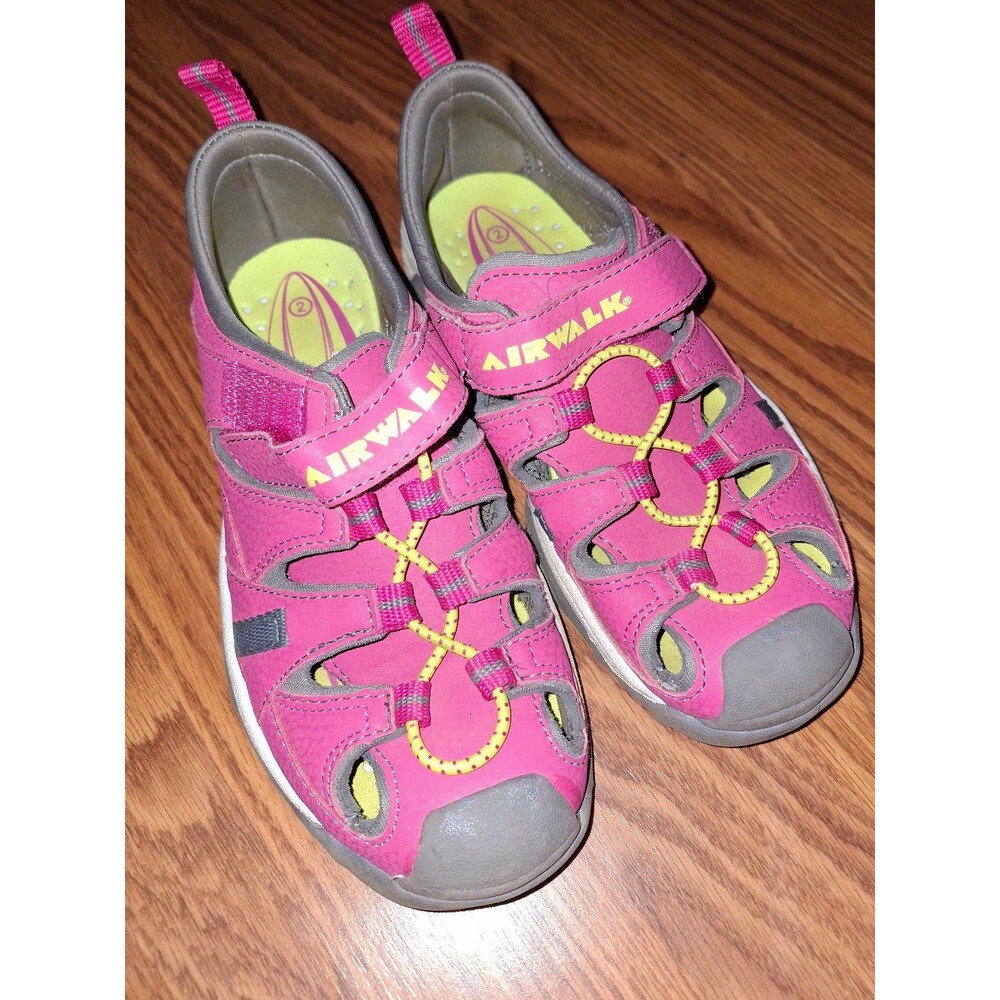 Big girls size 2 airwalk water type shoes